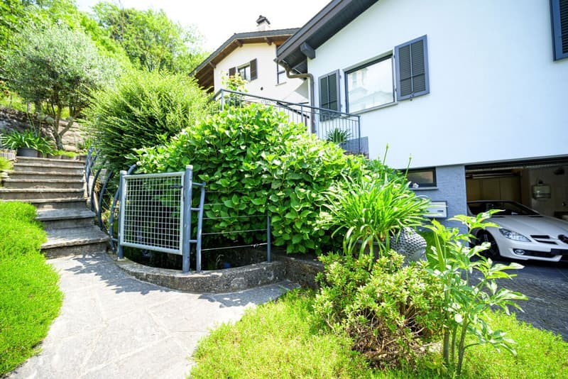 Splendida casa unifamiliare con possibilità di divisione in due appartamenti, immersa nella natura (13)