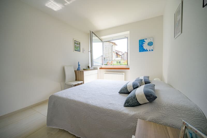 Splendida casa unifamiliare con possibilità di divisione in due appartamenti, immersa nella natura (9)