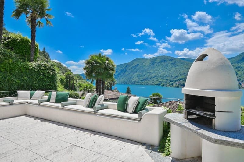 Stunning villa with Mediterranean charm, swimming pool and fantastic lake views (6)