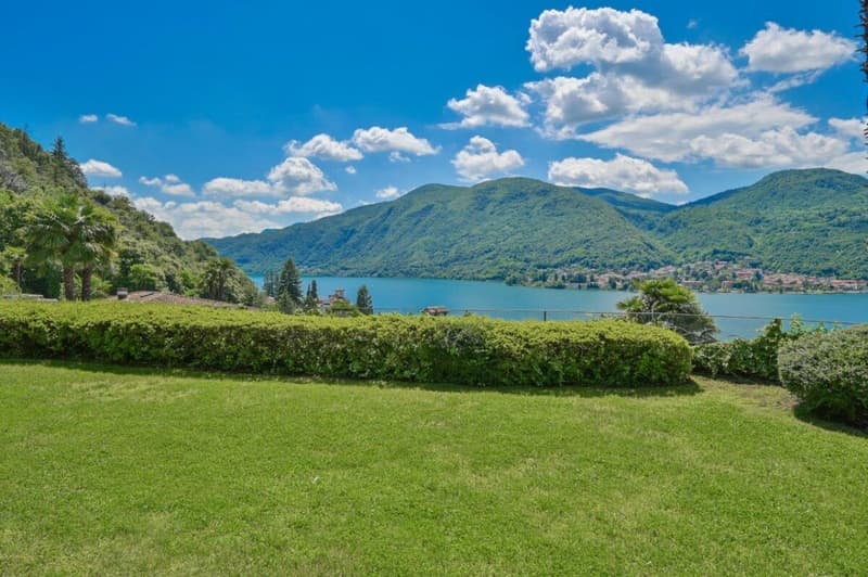 Stunning villa with Mediterranean charm, swimming pool and fantastic lake views (7)
