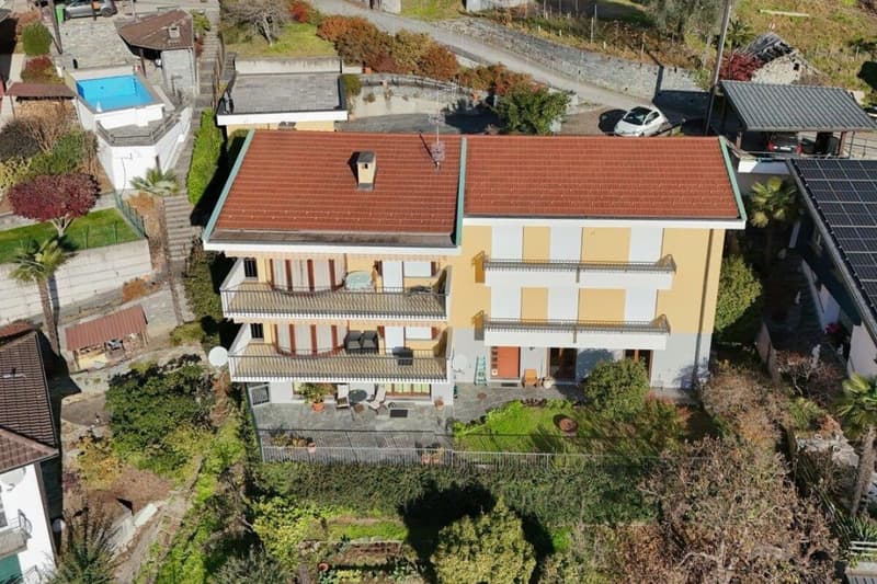 Mehrfamilienhaus mit 3 Wohnungen, Grundstück und traumhafter Weitsicht (2)