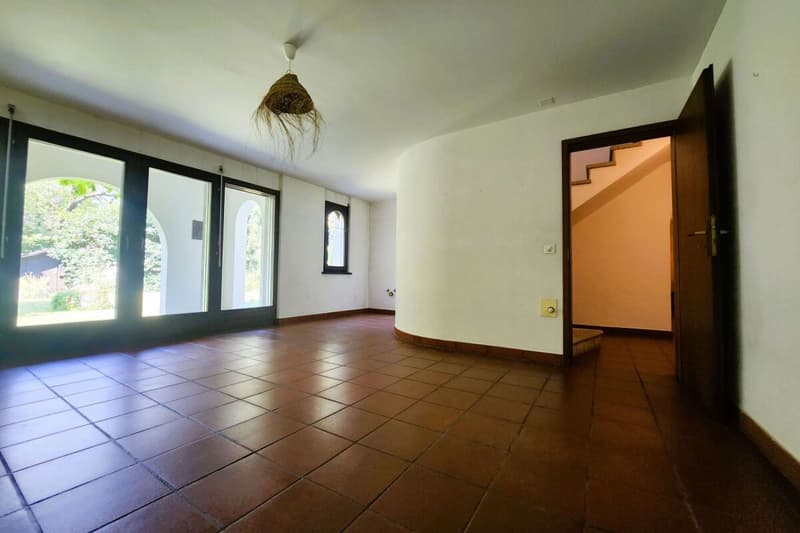 Einfamilienhaus mit grossem spektakulärem Garten (13)