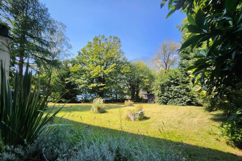 Einfamilienhaus mit grossem spektakulärem Garten (18)