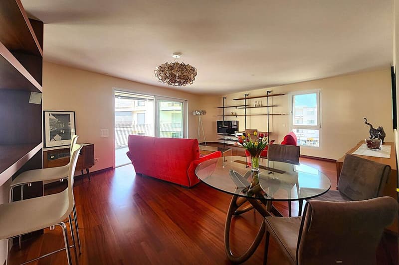 Moderne 3,5-Zimmer-Wohnung in privilegierter Lage in Giubiasco (3)