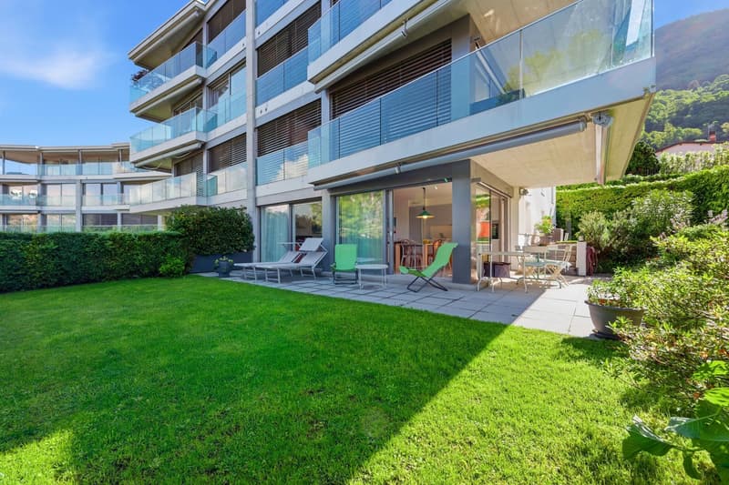 Modern and welcoming with a spacious private garden. (10)