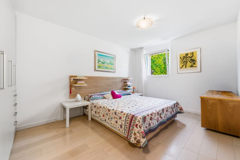 Modern and welcoming with a spacious private garden. (8)
