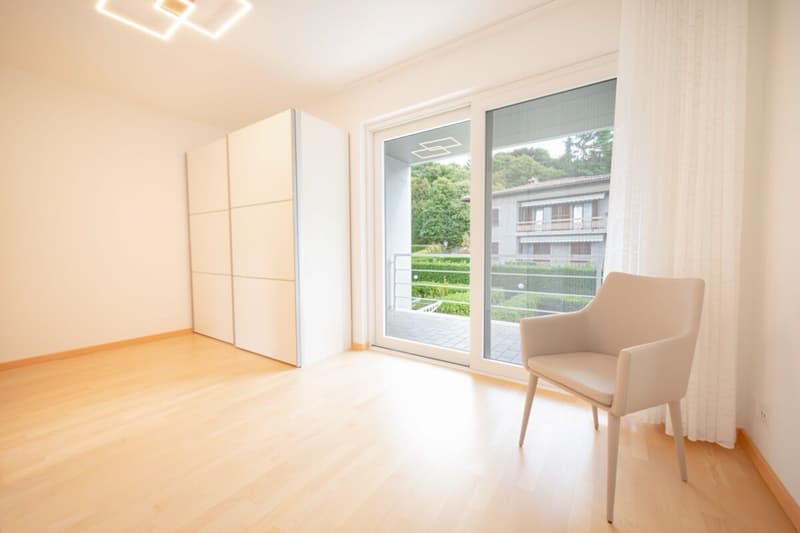 Elegante maisonnette avec double jardin à Montagnola (9)