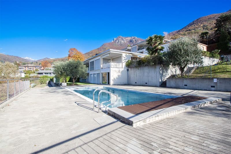 Modern apartment in a residence with swimming pool, sauna, and gym. (9)