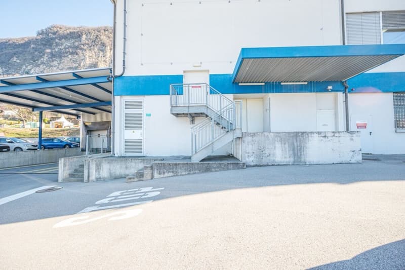Espace commercial modulaire et divisible spacieux (18)