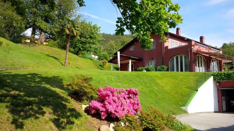 Luxury villa for rent – confidential negotiation (1)