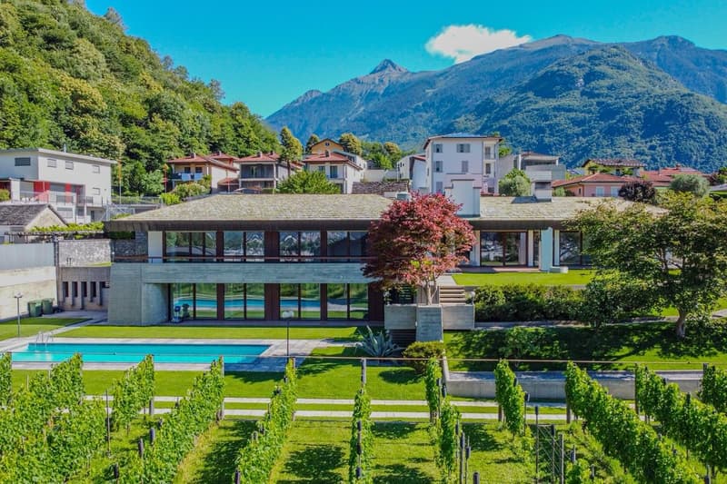 Exklusive Villa mit Pool an privilegierter Lage (3)