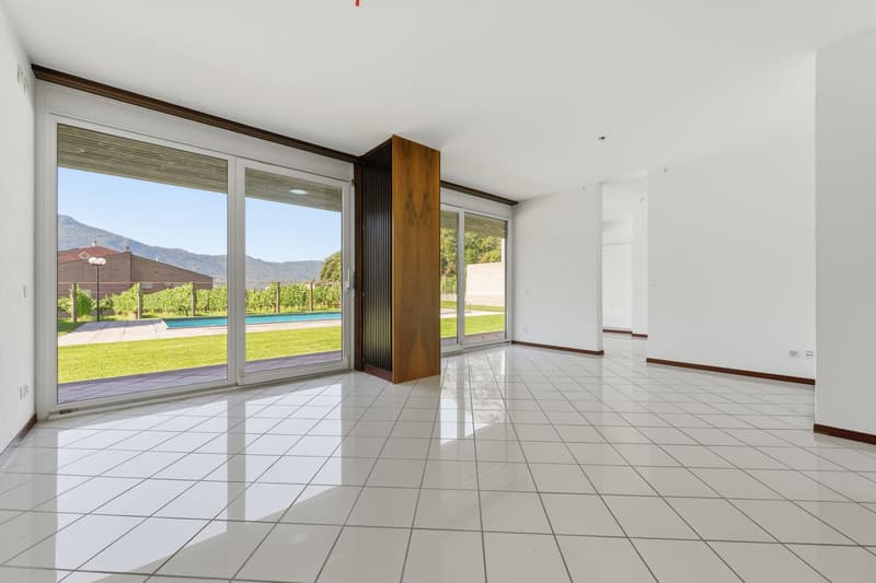 Exklusive Villa mit Pool an privilegierter Lage (11)