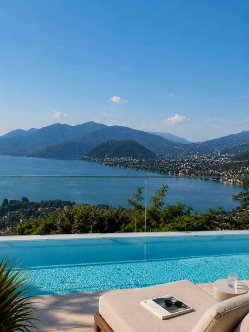 Exklusive Villa mit direktem Seeanstoss – Zeitlose Eleganz an einer der begehrtesten Lagen des Luganersees (6)