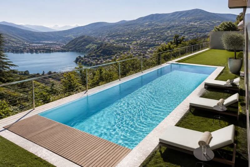 Exklusive Villa mit direktem Seeanstoss – Zeitlose Eleganz an einer der begehrtesten Lagen des Luganersees (3)