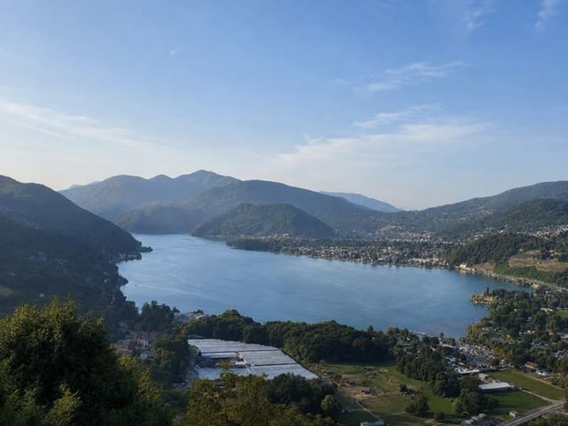 Exklusive Villa mit direktem Seeanstoss – Zeitlose Eleganz an einer der begehrtesten Lagen des Luganersees (5)