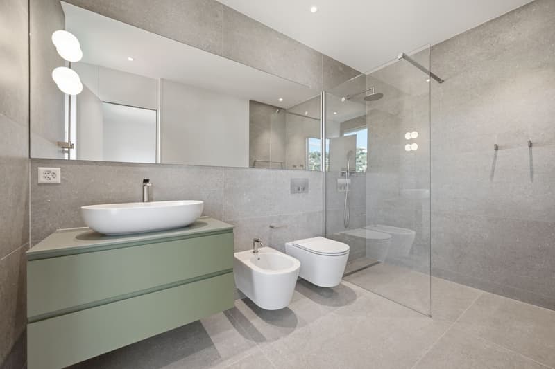Elegant Fully Renovated 4.5-Room Apartment in a Central Location (9)