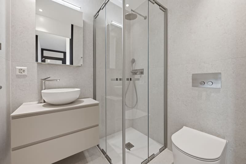 Elegant Fully Renovated 4.5-Room Apartment in a Central Location (7)