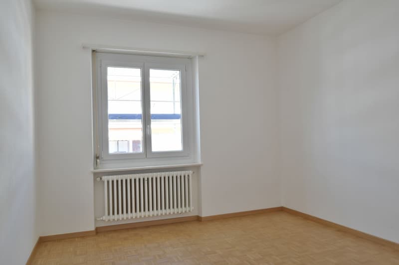 For rent: partially renovated 3.5-room apartment. (5)
