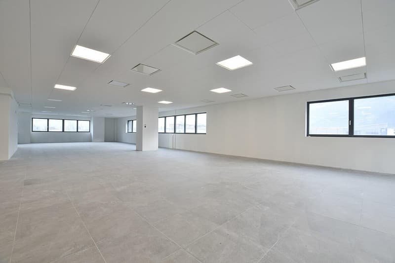 Modular commercial spaces in a strategic location (1)