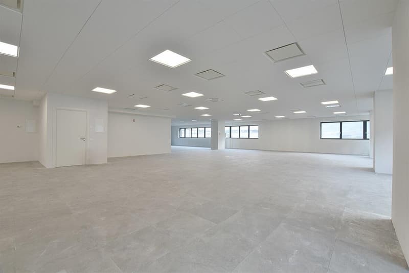 Modular commercial spaces in a strategic location (2)