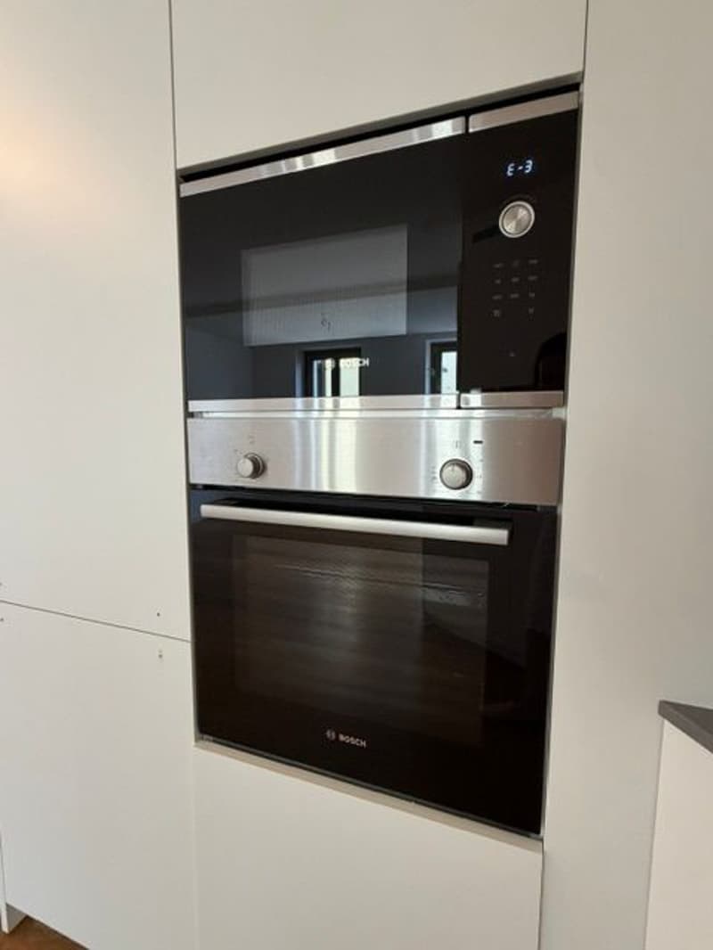 Zentral, ruhig und komfortabel – Exklusive 2.5-Zimmer-Wohnung (4)