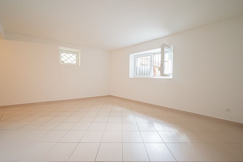 Beautiful village-core house with parking (3)