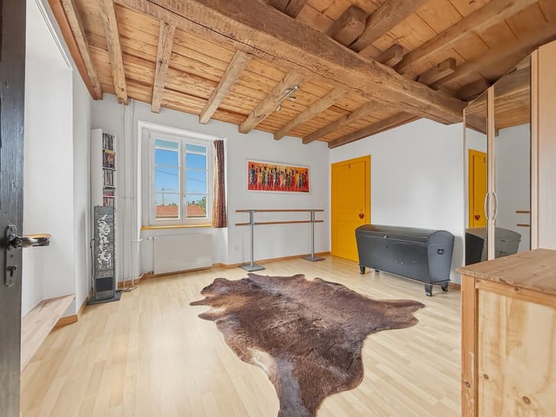 Charming Semi-Furnished Village House with Garden for Rent in the Heart of Fescoggia (5)
