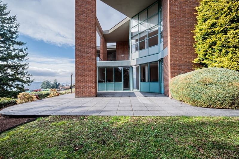 Iconic architectural villa with panoramic views (18)