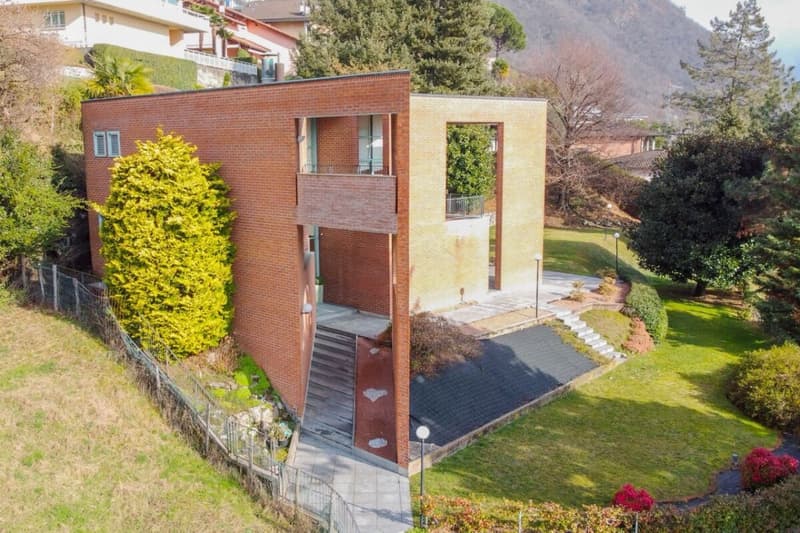 Iconic architectural villa with panoramic views (4)