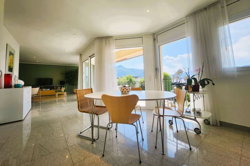 Elegante Residenz mit weitem Ausblick auf die Landschaft (6)