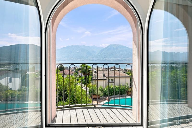 Ein exklusiver Rückzugsort, an dem Grosszügigkeit, Privatsphäre und Pool jeden Tag in Ferien verwandeln (14)