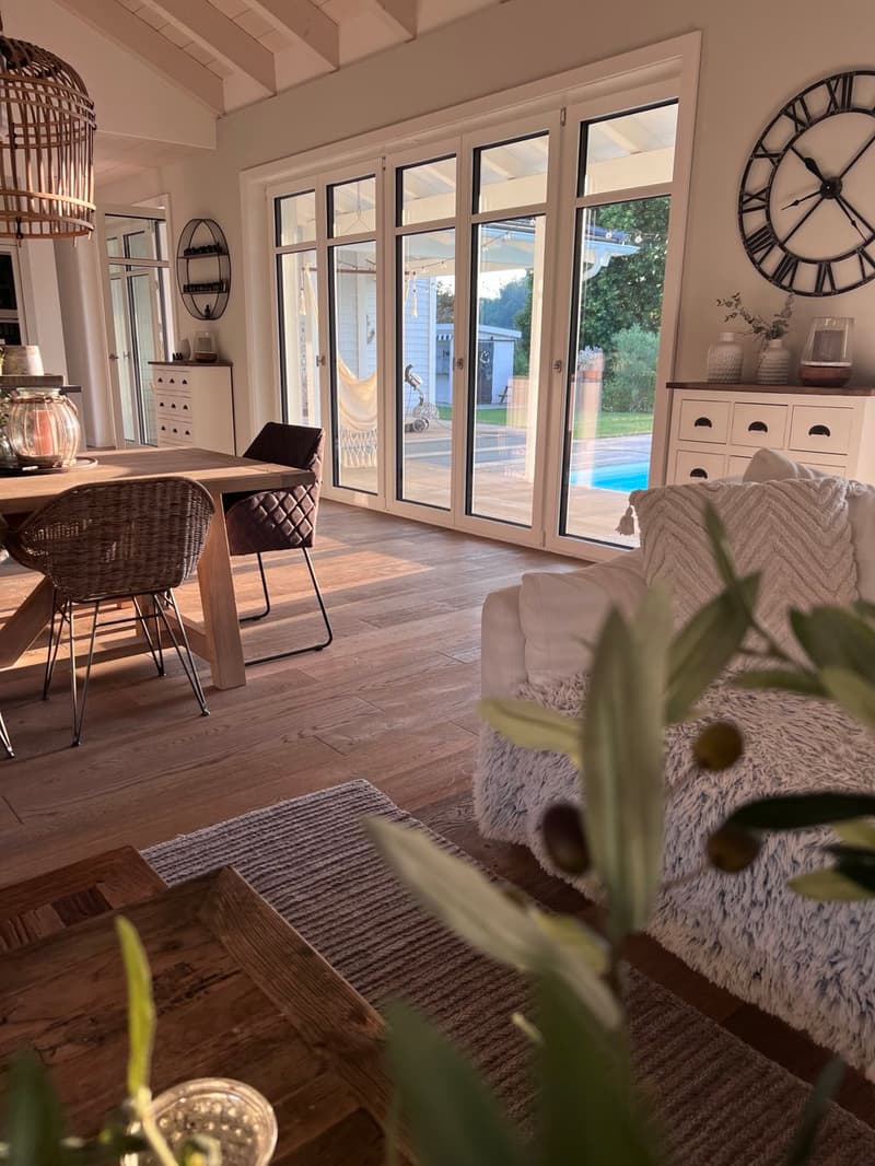 Traumvilla mit Pool für Familien direkt auf dem Sonnenhügel in Hölstein BL (2)