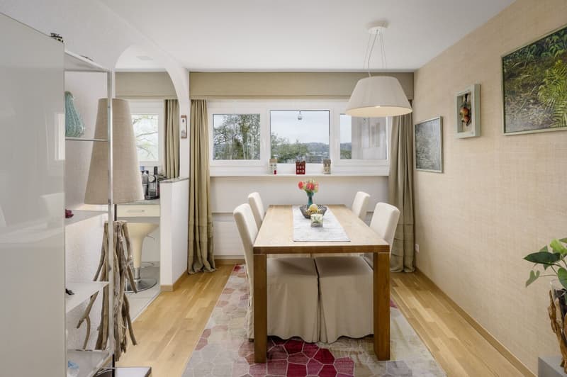 Stilvolle Wohnung mit Blick ins Grüne (5)