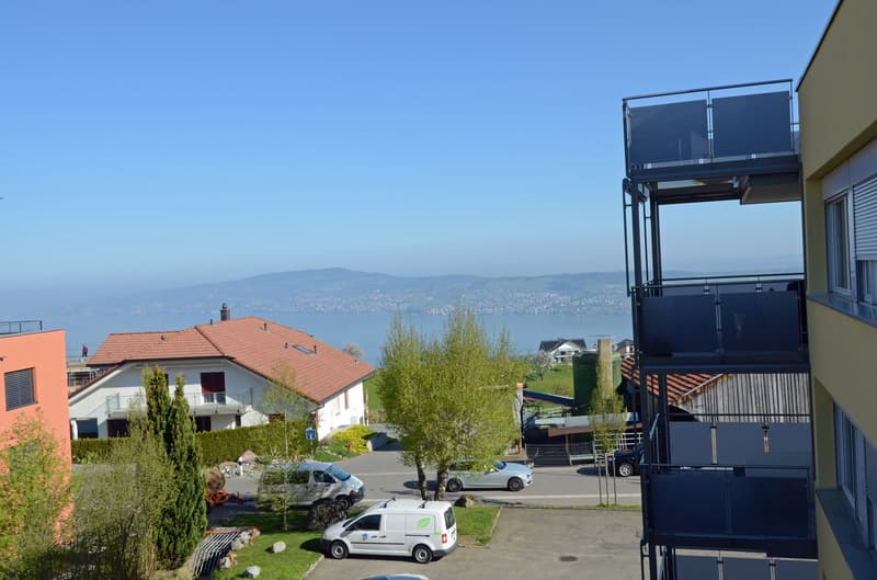 (Reserviert) 2.5 Zimmer Whg. mit Balkon und toller Seesicht in Feusisberg (1)