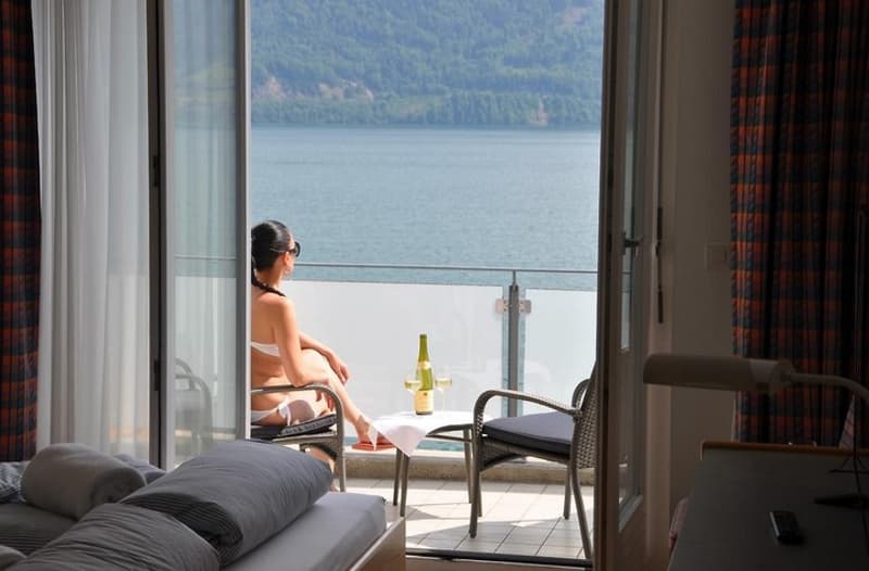 Möbliertes 1-Zimmer-Apartment mit Balkon und See-/Bergblick in Gersau (6)
