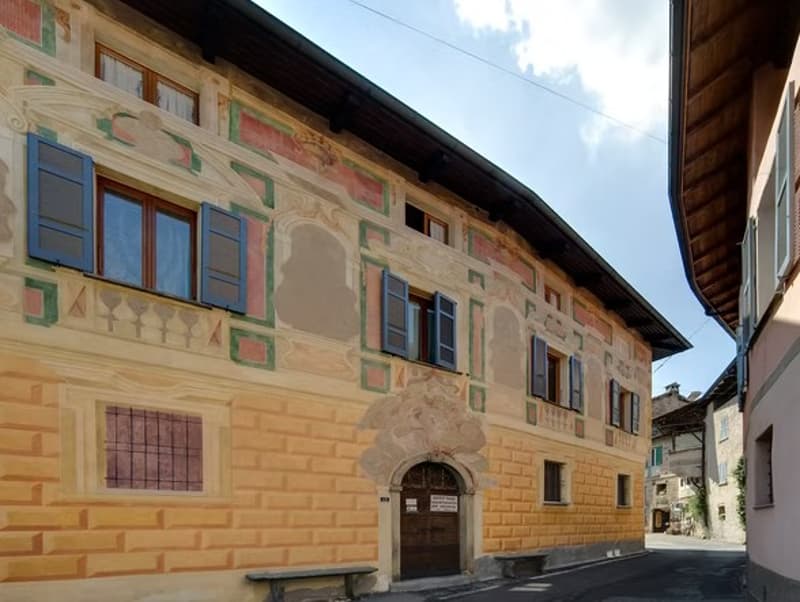 Mehrfamilienhaus (mit 3 Wohnungen, Pool und Garten) im malerischen Carona / Tessin (7)