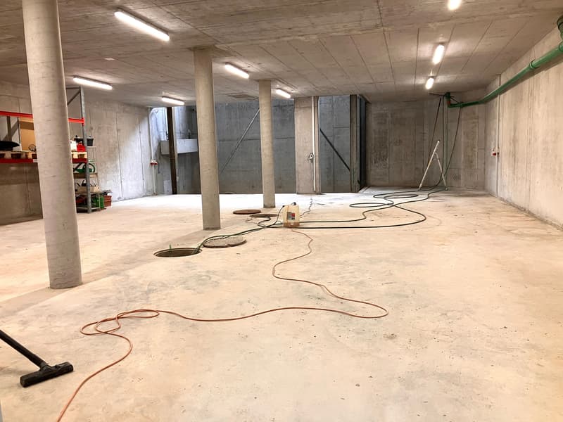Baubewilligtes 2-Wohnungs-Projekt mit grosser Halle und 2'705 m Gebäudevolumen (8)