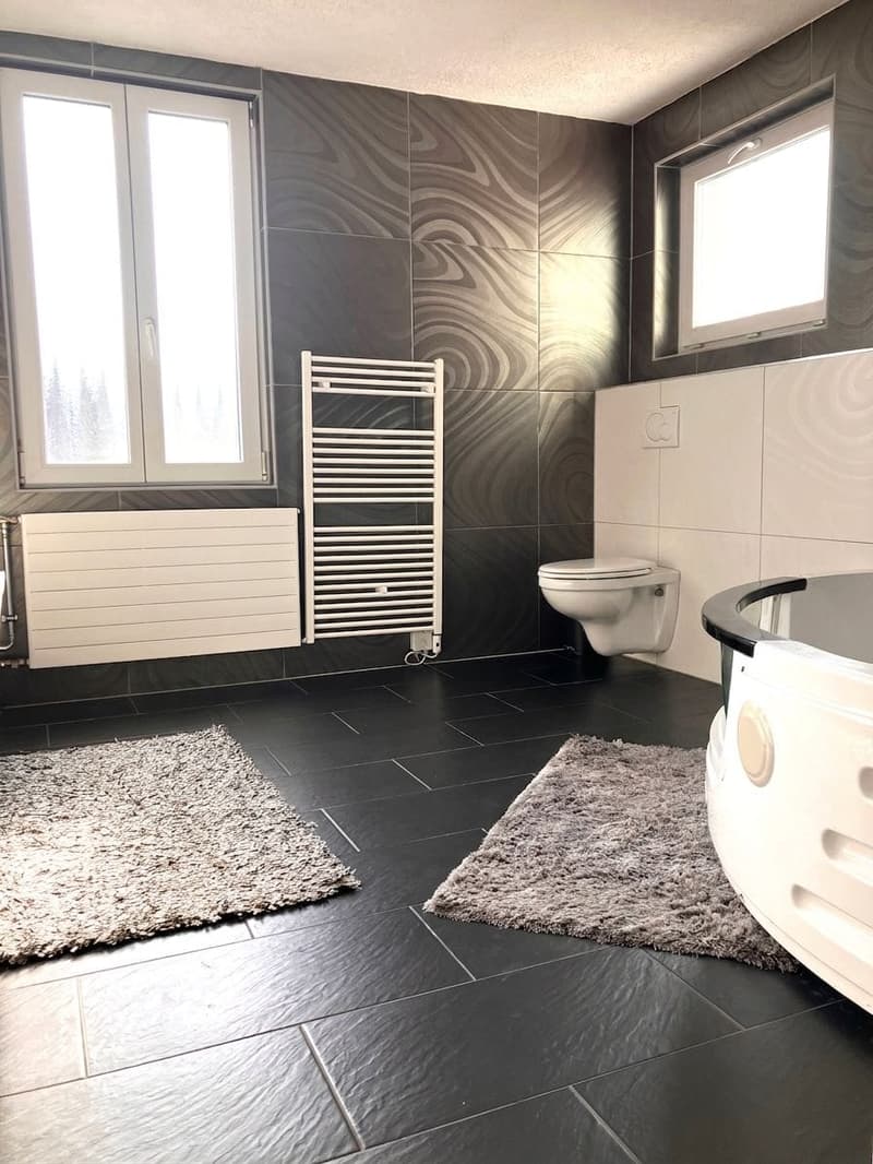 Freistehendes 9-Zimmer-Haus mit Garten - neu für CHF 975'000. (5)