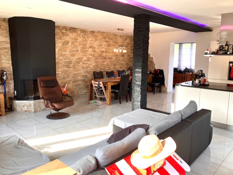 Freistehendes 9-Zimmer-Haus mit Garten - neu für CHF 975'000. (3)