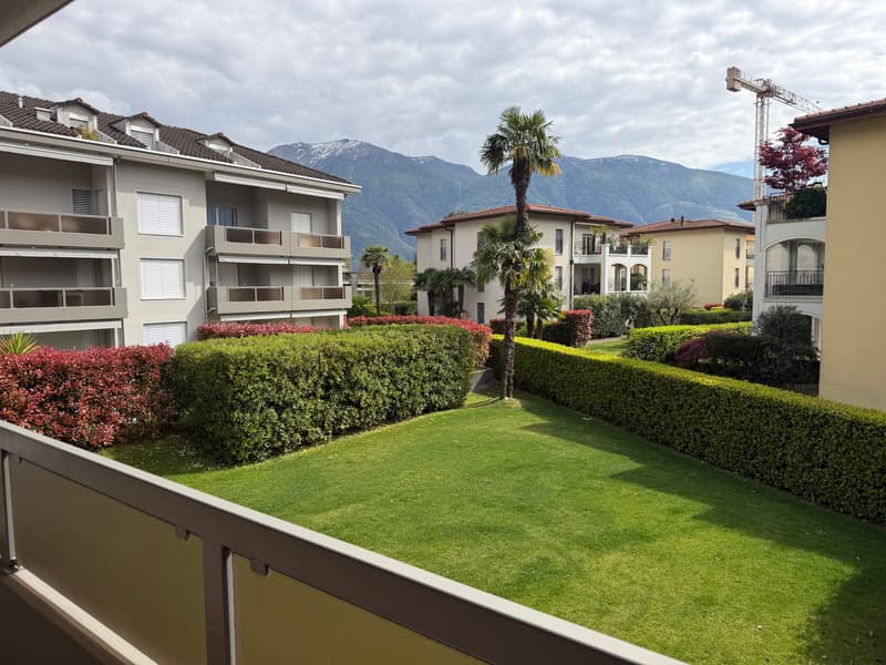 Elegante appartamento ristrutturato con vista panoramica e posto auto incluso (1)