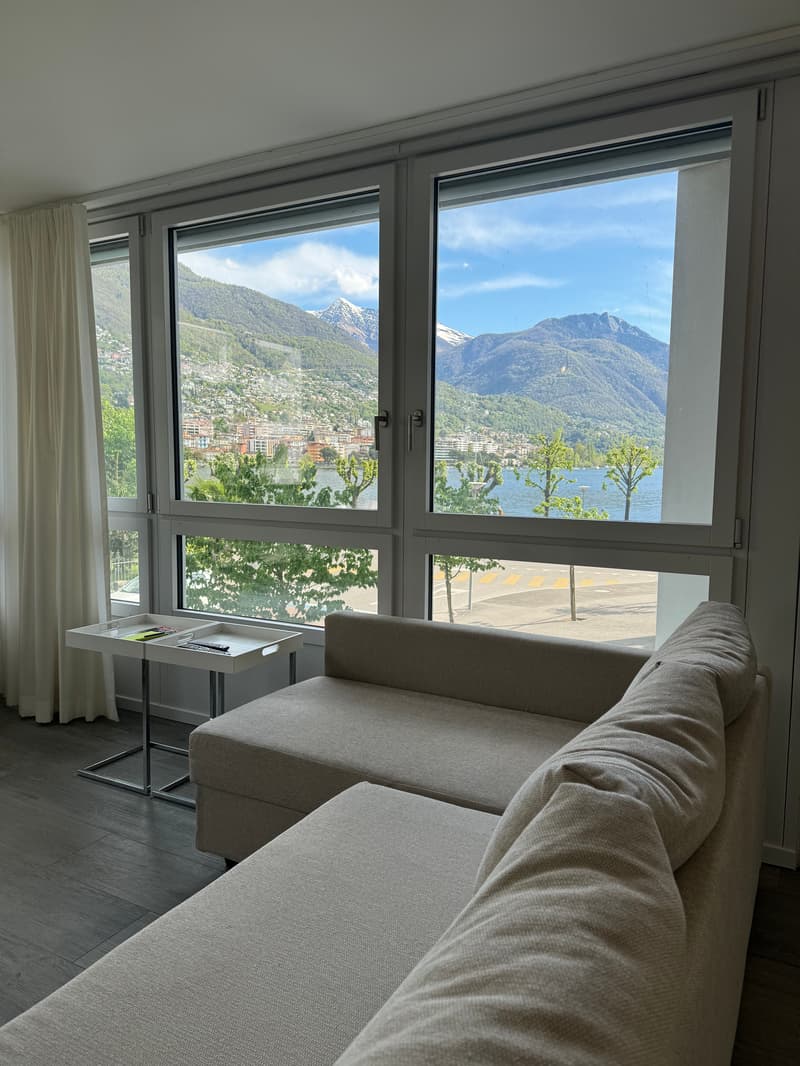Moderno appartamento arredato con vista lago a Locarno (1)