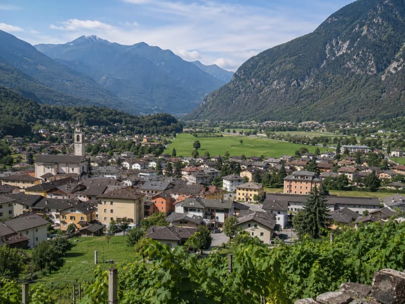 Terreno edificabile a Claro – 852 m² in posizione tranquilla (1)