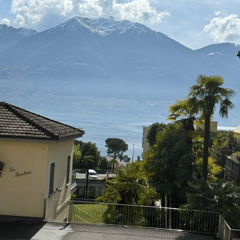 Luminoso appartamento di 2.5 locali con balcone a Muralto (10)