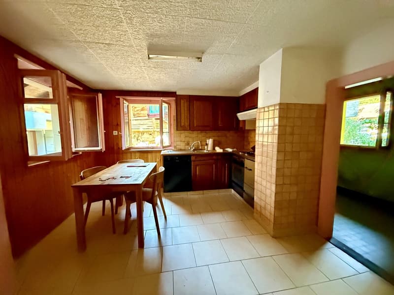Maison villageoise de deux appartements à rénover à Beuson (2)