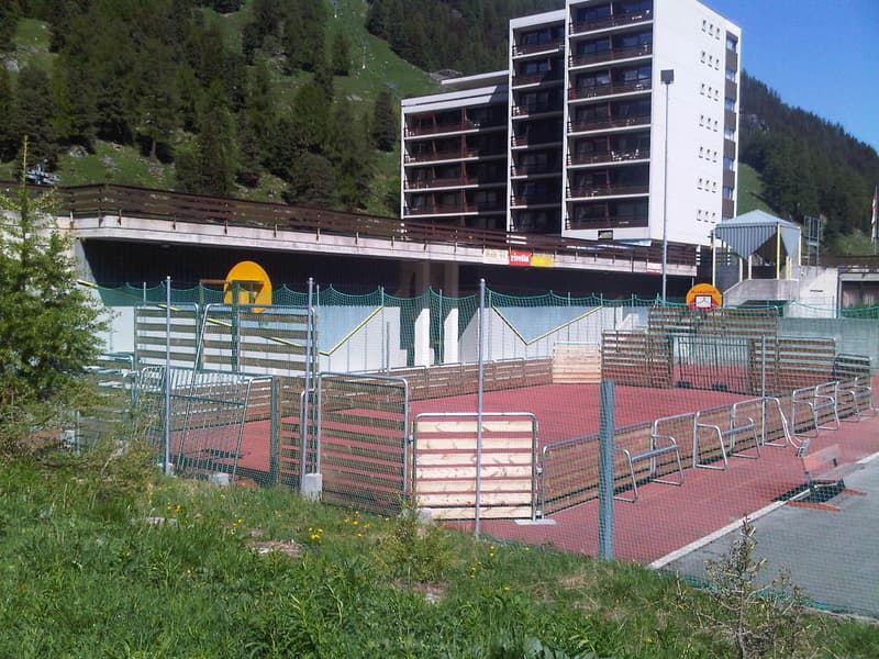 Court tennis - Centre l'Igloo - 5,5 pièces - location semaine ou weekend