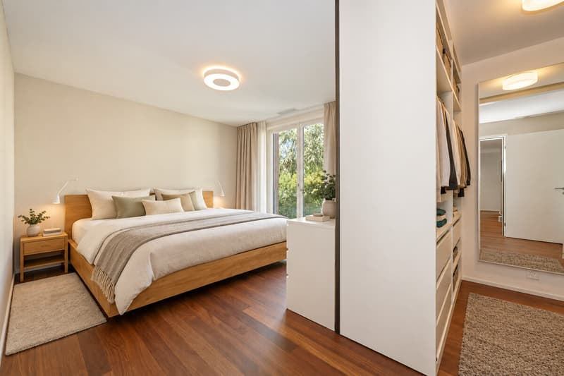 Helles Schlafzimmer mit Ankleide