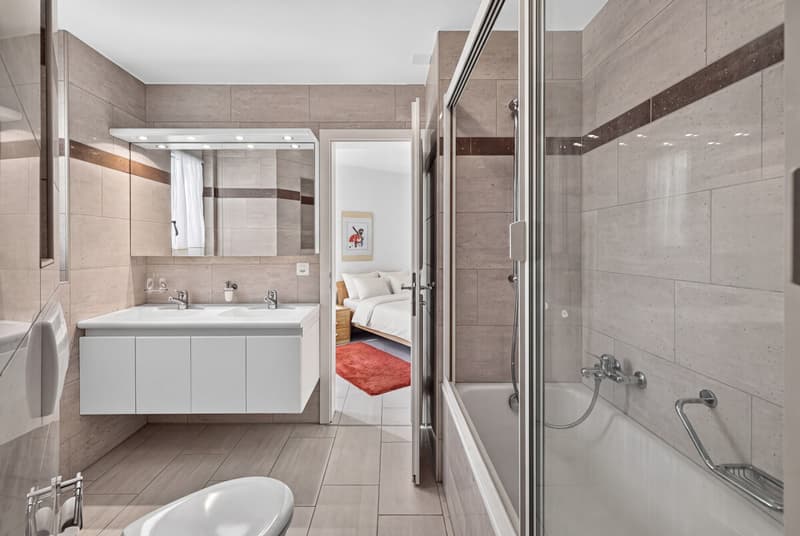 Ensuite Bad mit Zugang vom Korridor