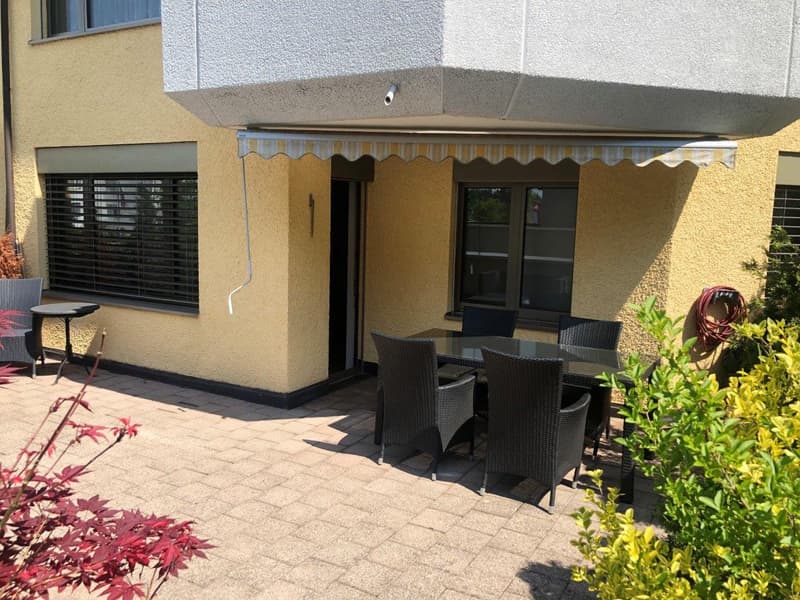 Grosszügige 2.5-Zimmer-Wohnung an zentraler Lage mit 40 m2 Terrasse (11)