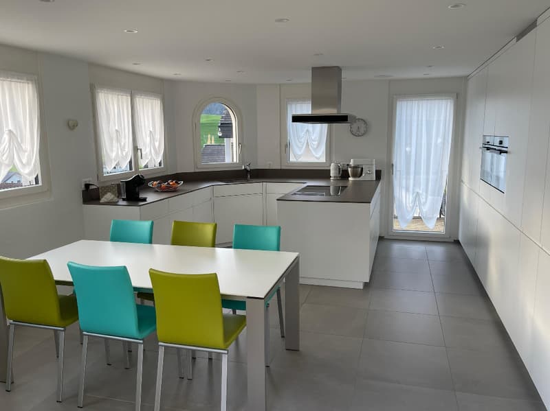 Gepflegtes 7.5-Zimmer-Landhaus in ruhiger Lage von Ennetmoos (7)