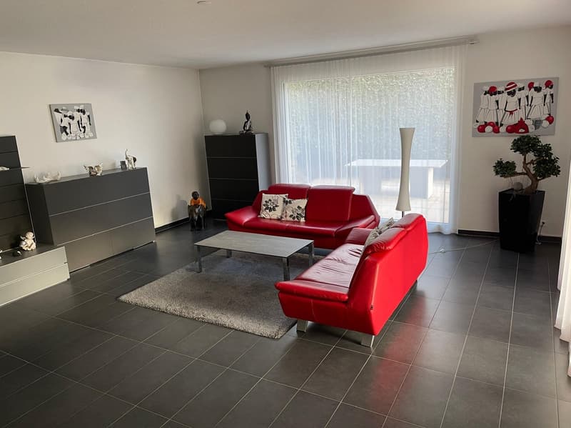 Gepflegtes 7.5-Zimmer-Landhaus in ruhiger Lage von Ennetmoos (3)
